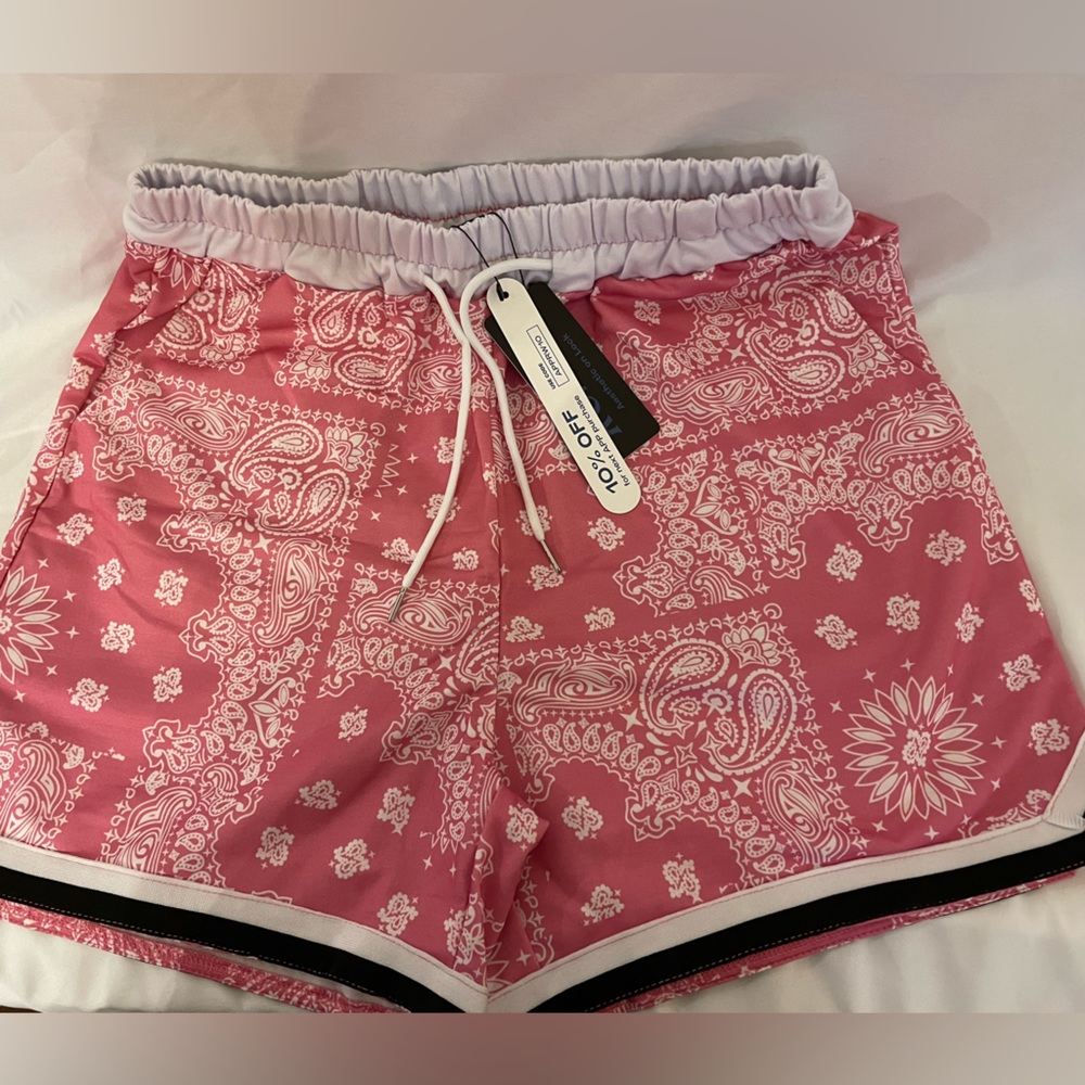 Romwe pink bandana print shorts, Size Medium, BNWT